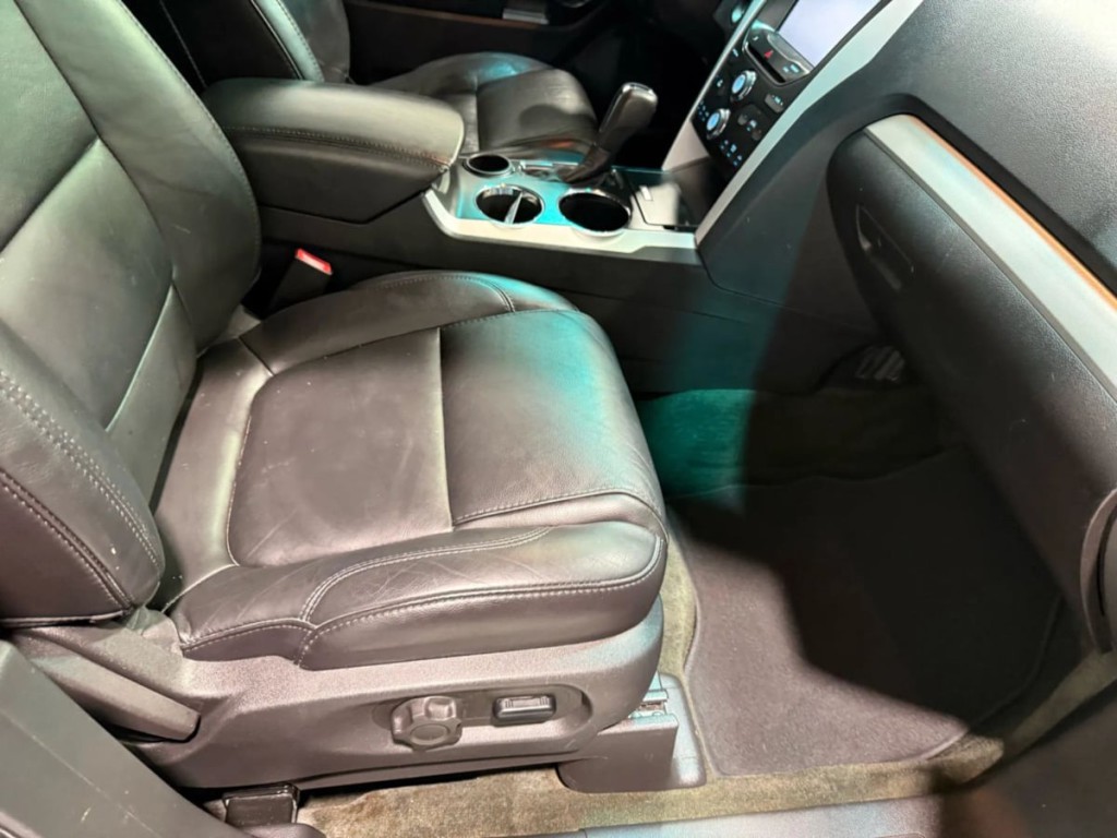 2013 Ford Explorer Image 30
