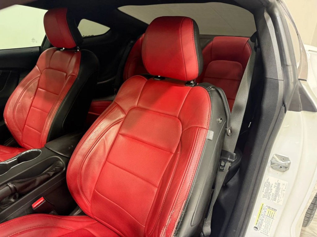 2017 Ford Mustang Image 12