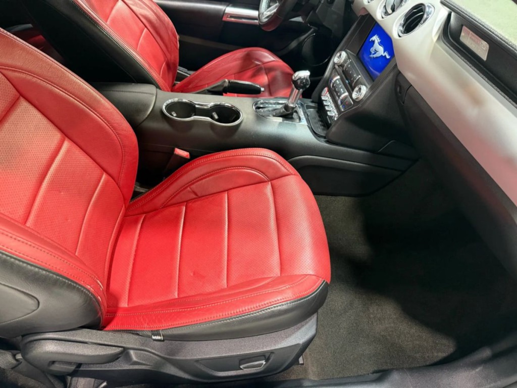 2017 Ford Mustang Image 18