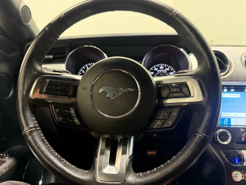 2017 Ford Mustang Image 21