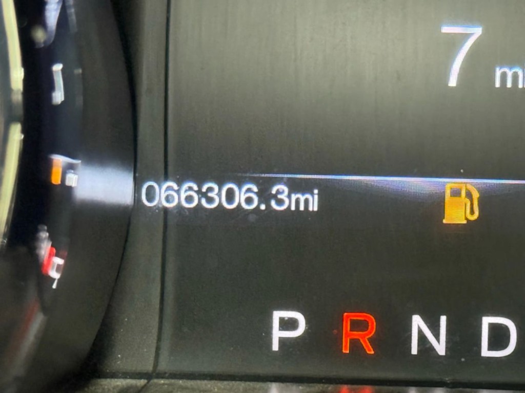 2017 Ford Mustang Image 24