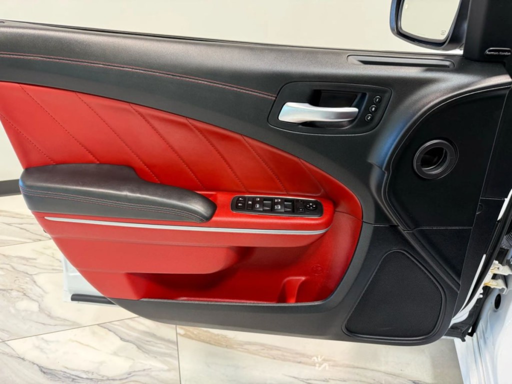 2022 Dodge Charger Image 13