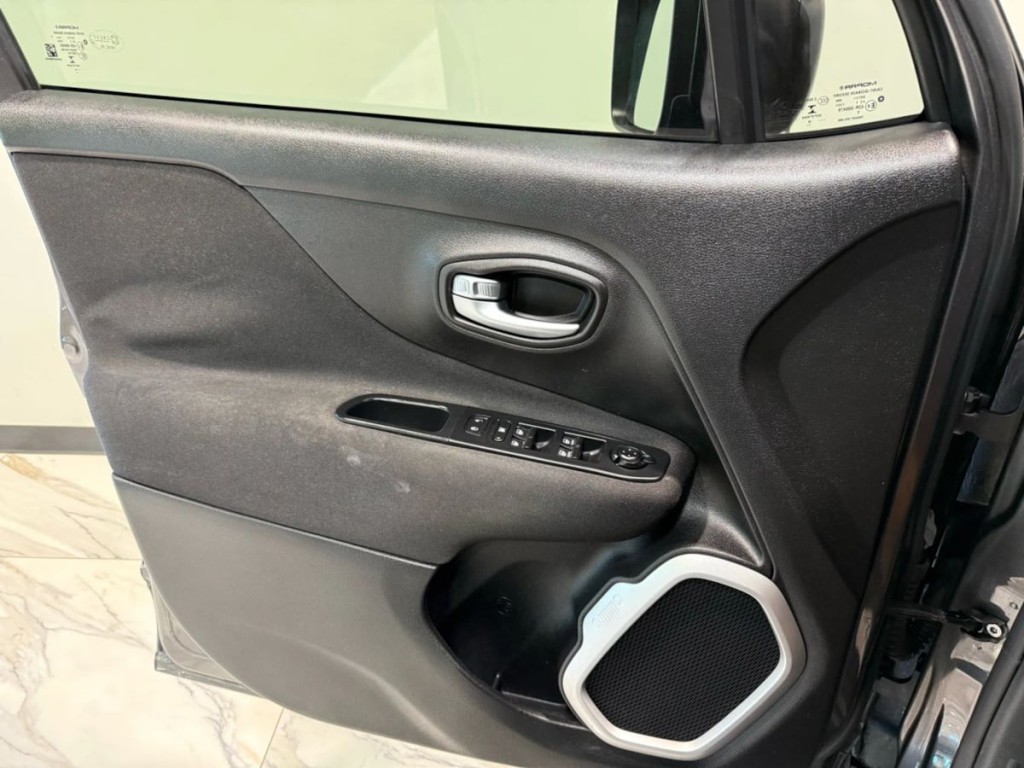 2018 Jeep Renegade Image 11