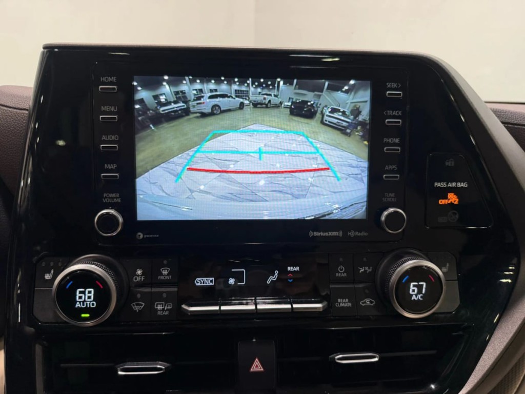 2020 Toyota Highlander Image 17