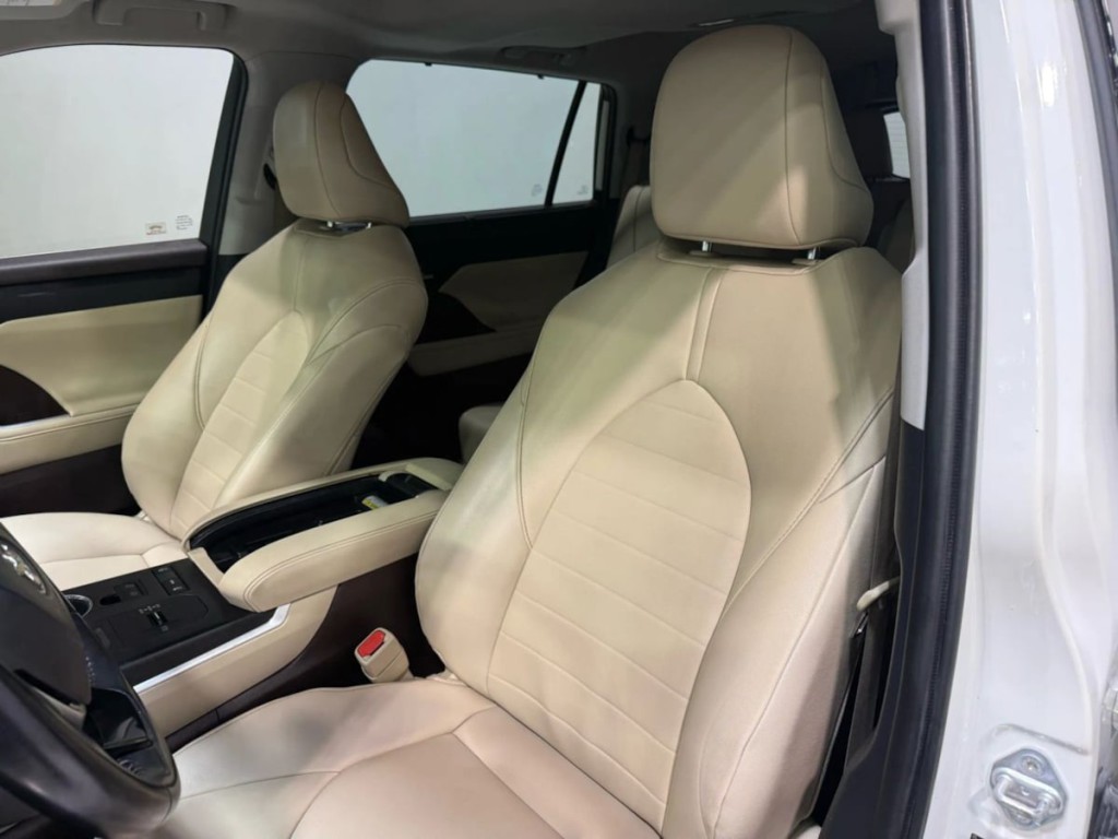2020 Toyota Highlander Image 19
