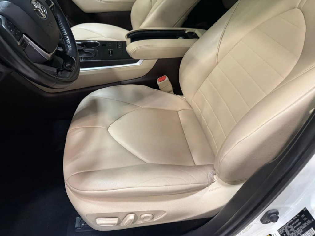 2020 Toyota Highlander Image 20