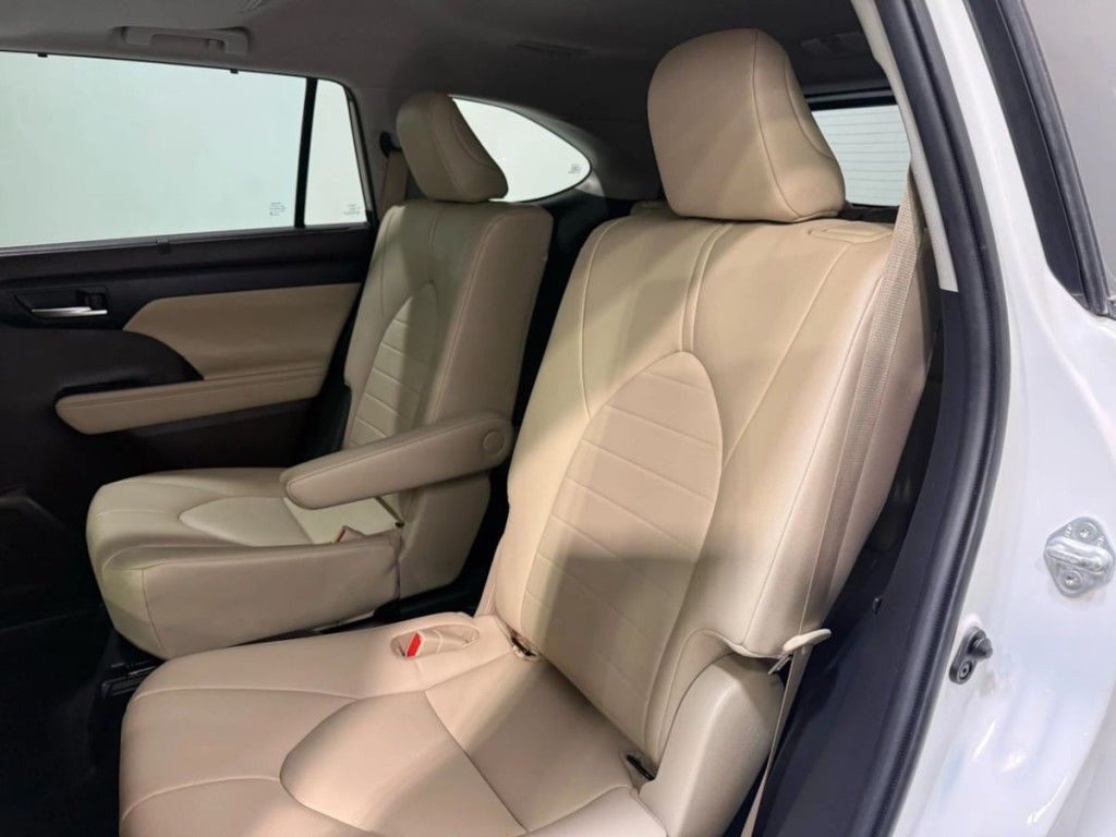 2020 Toyota Highlander Image 21