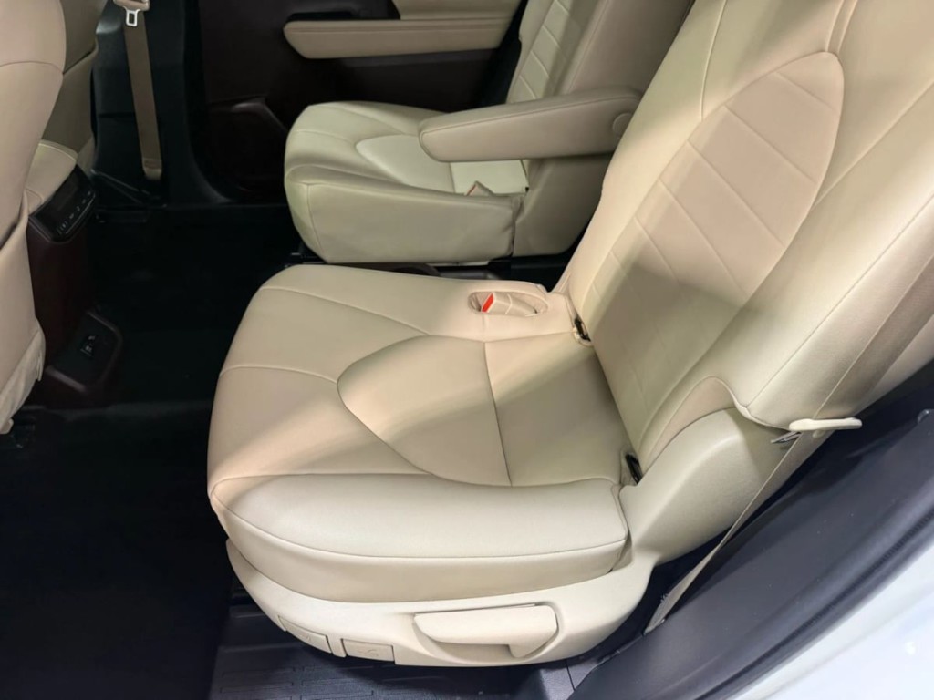 2020 Toyota Highlander Image 22