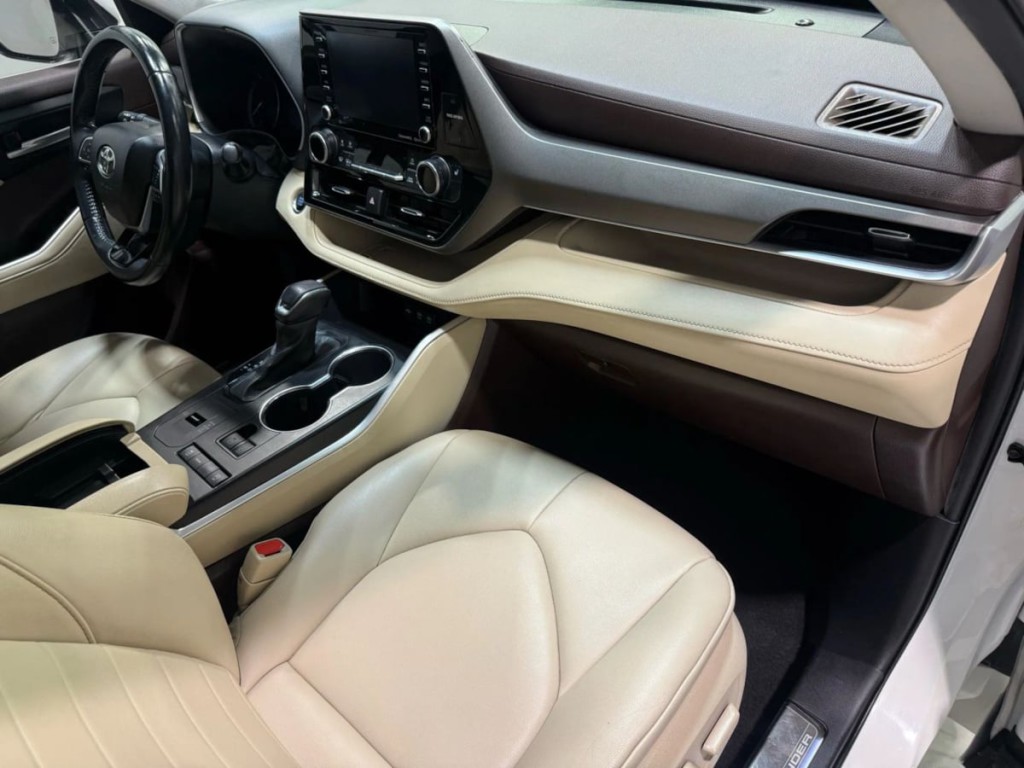 2020 Toyota Highlander Image 24
