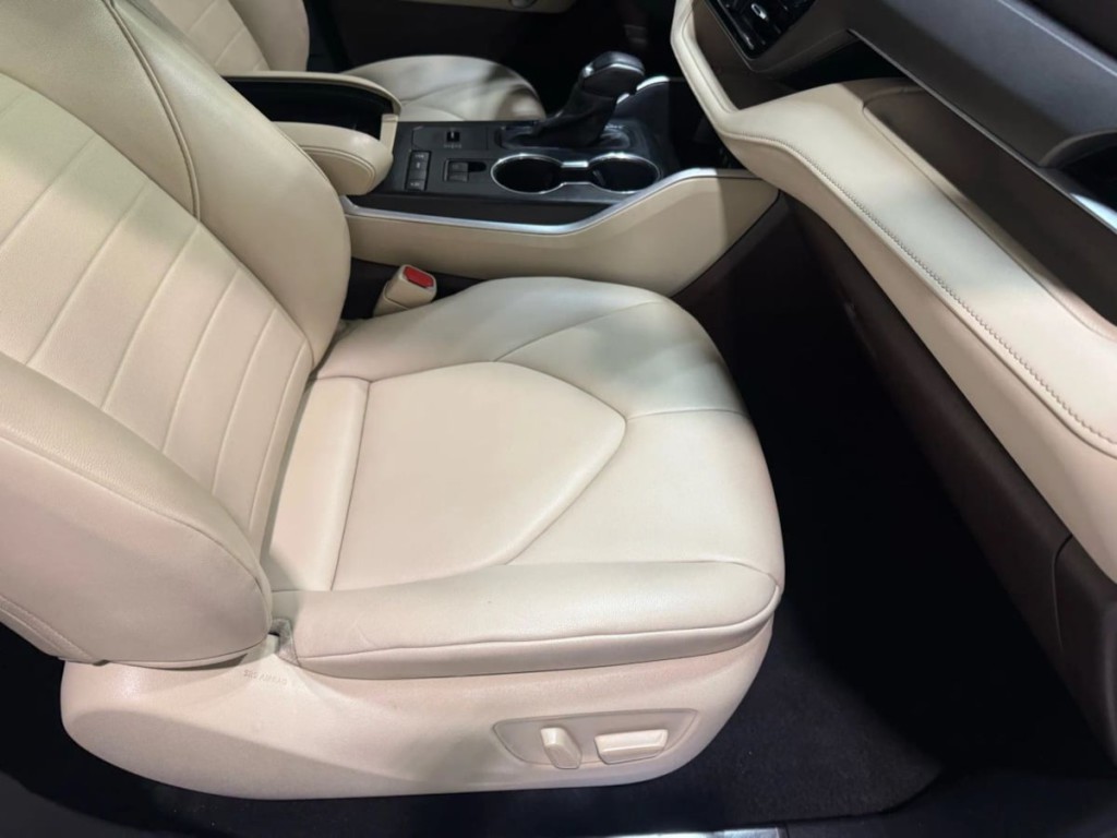 2020 Toyota Highlander Image 26