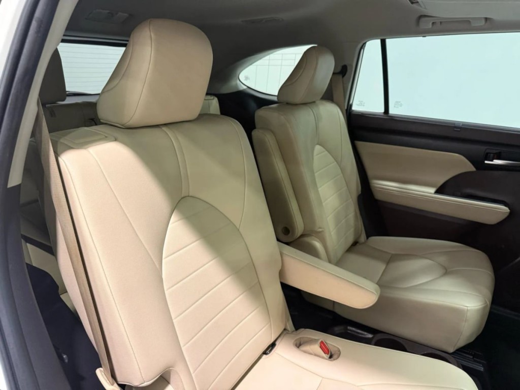 2020 Toyota Highlander Image 28