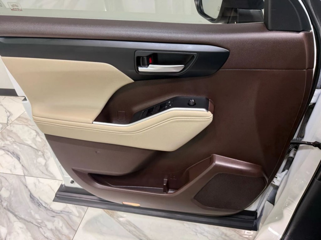 2020 Toyota Highlander Image 32