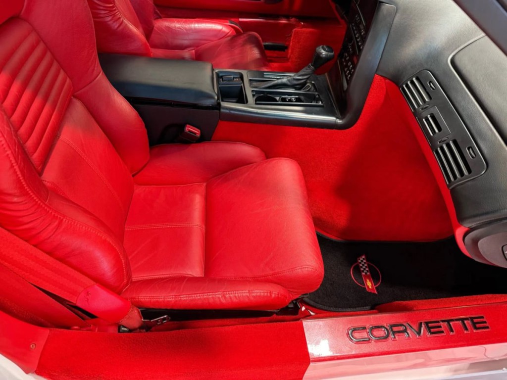 1995 Chevrolet Corvette Image 18