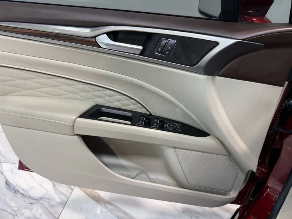 2017 Ford Fusion Image 12