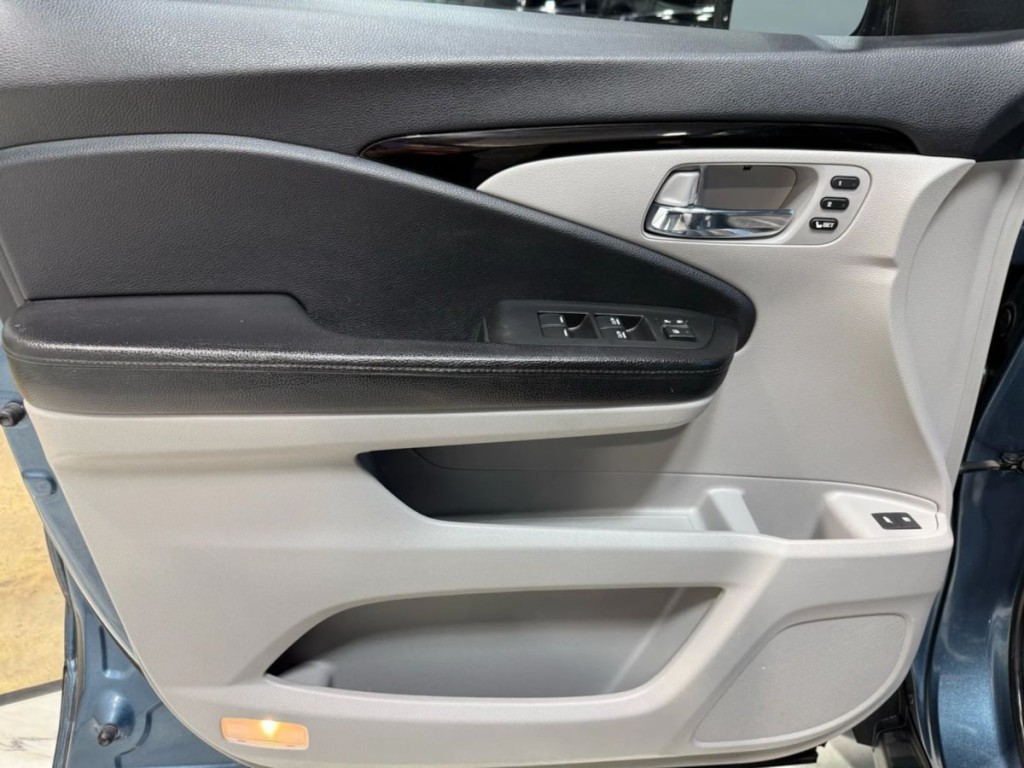 2017 Honda Pilot Image 12