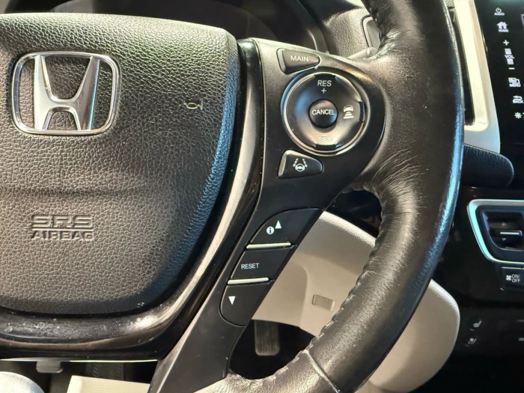 2017 Honda Pilot Image 18