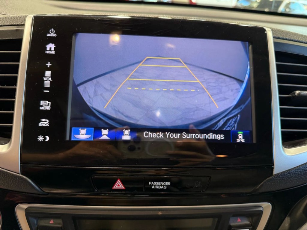 2017 Honda Pilot Image 24