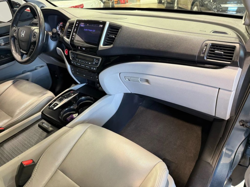 2017 Honda Pilot Image 32