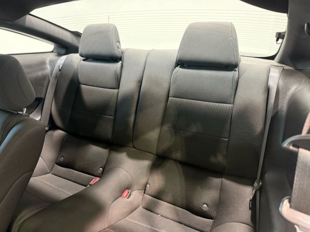 2012 Ford Mustang Image 20