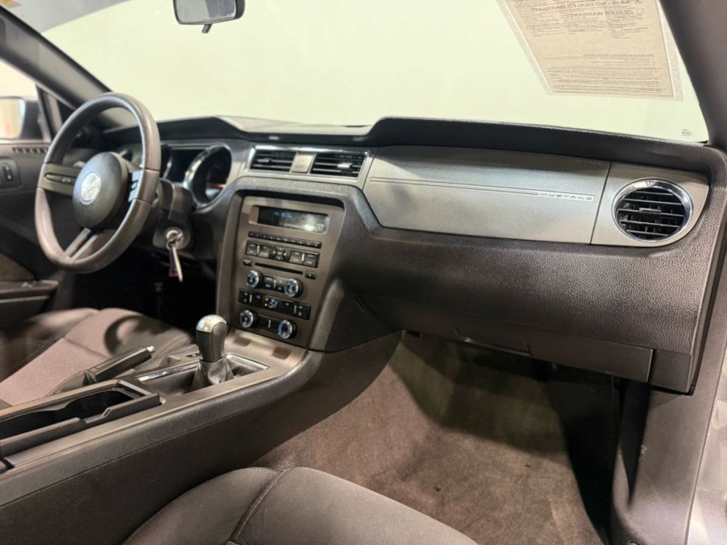 2012 Ford Mustang Image 22