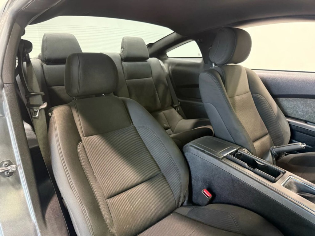 2012 Ford Mustang Image 23