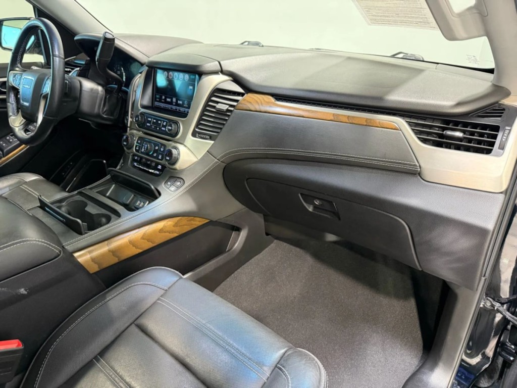 2020 GMC Yukon Image 28