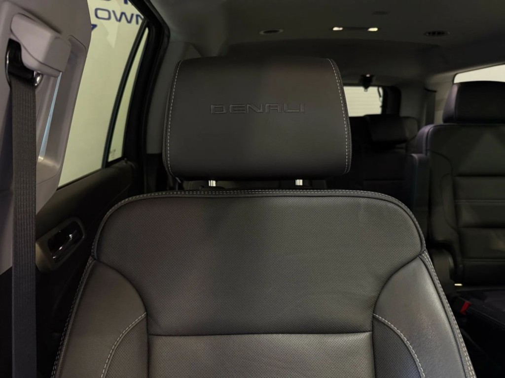 2020 GMC Yukon Image 32