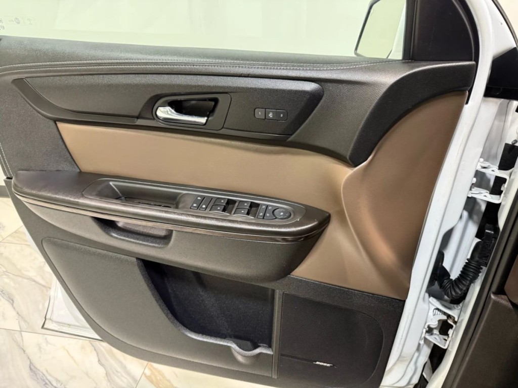 2017 GMC Acadia Image 13