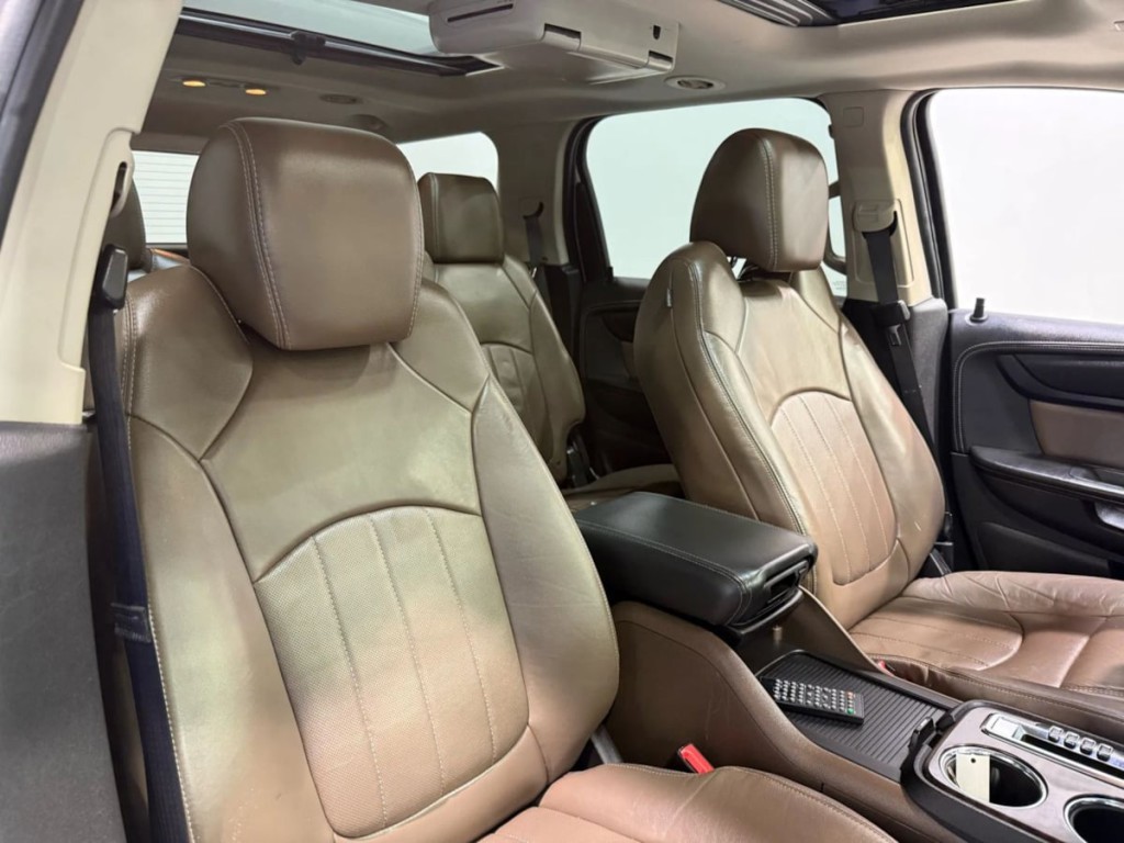 2017 GMC Acadia Image 28