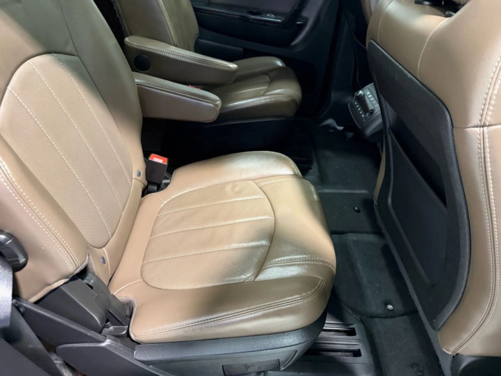 2017 GMC Acadia Image 32