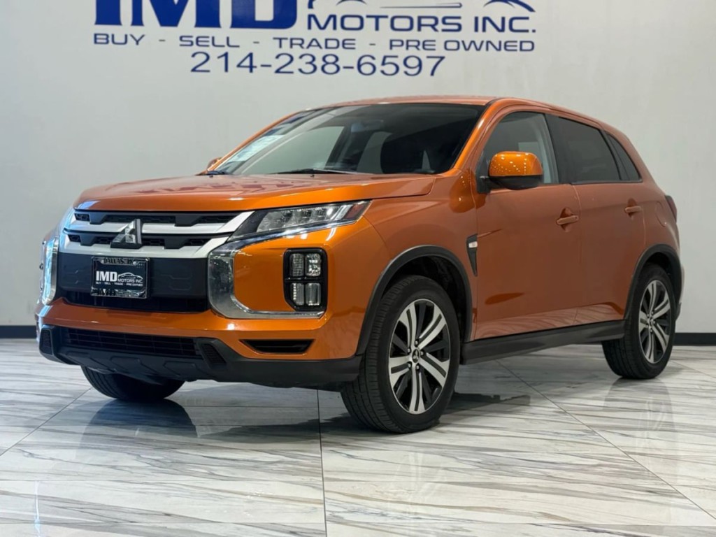 2020 Mitsubishi Outlander Image 2