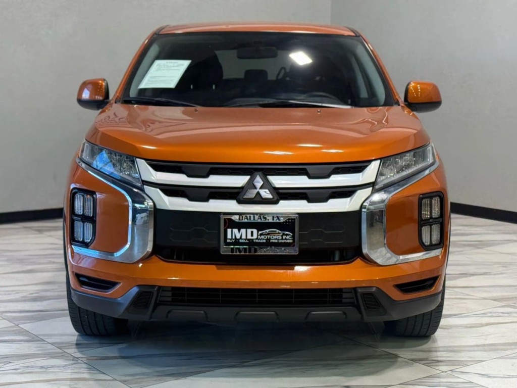 2020 Mitsubishi Outlander Image 3