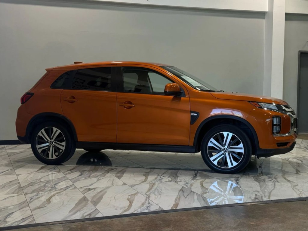 2020 Mitsubishi Outlander Image 6