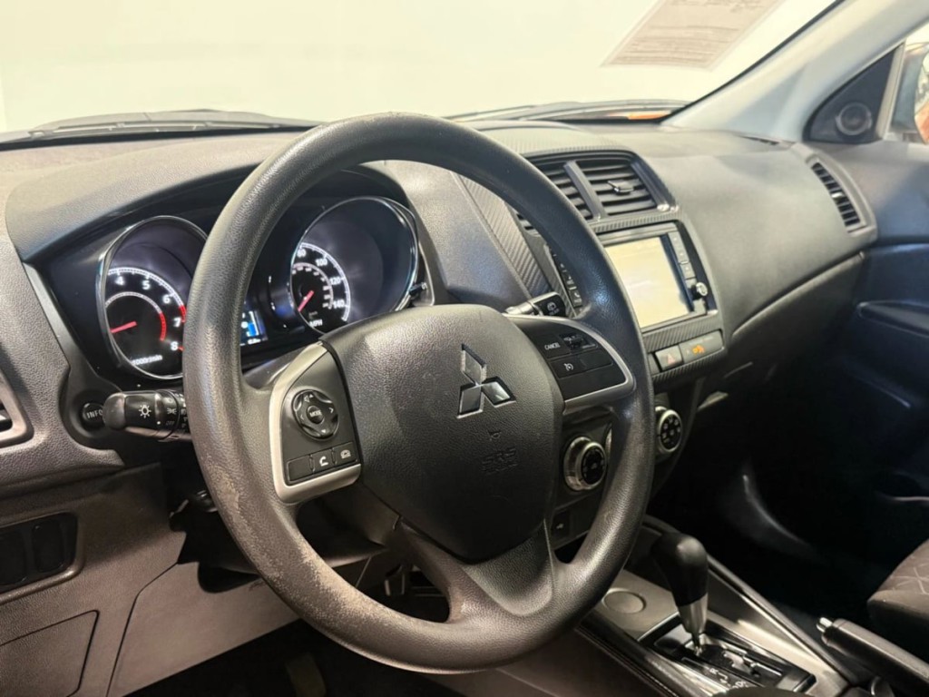 2020 Mitsubishi Outlander Image 13