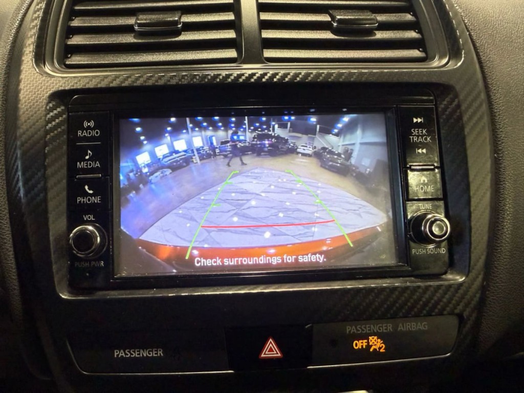 2020 Mitsubishi Outlander Image 21