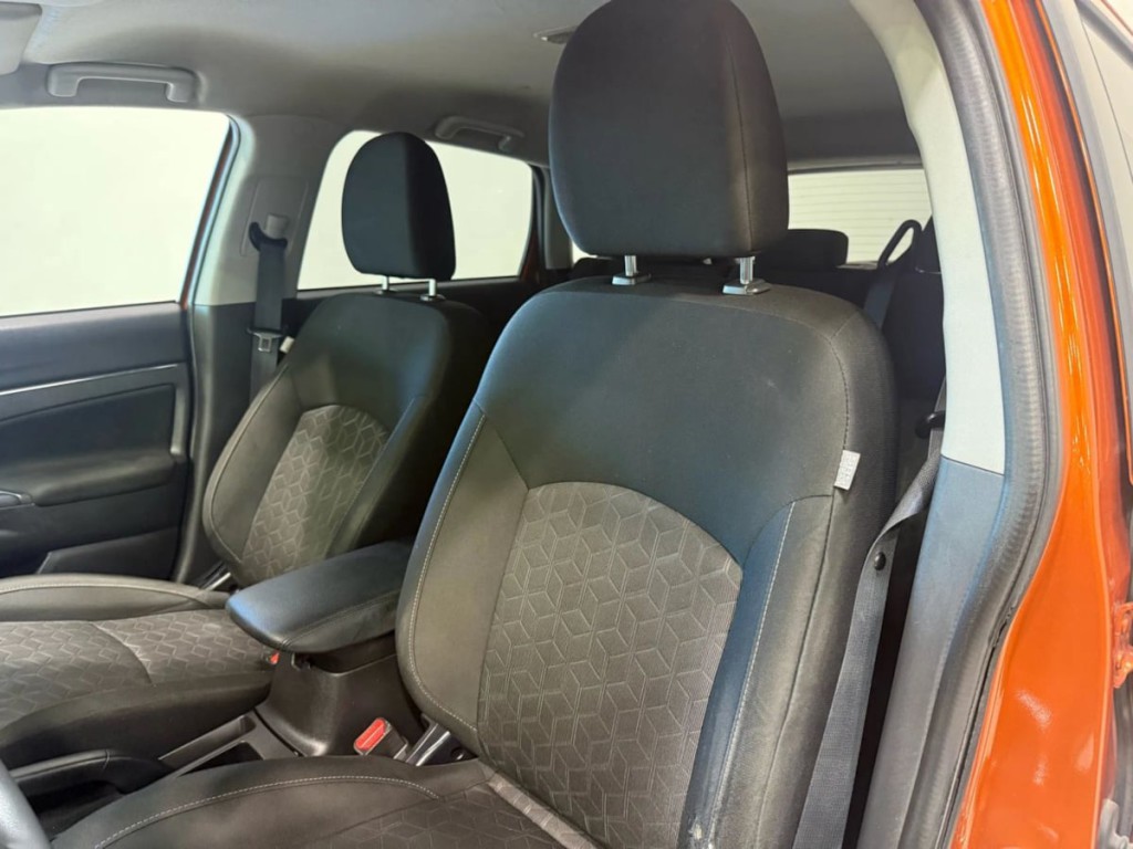 2020 Mitsubishi Outlander Image 23