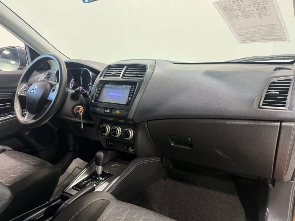 2020 Mitsubishi Outlander Image 27