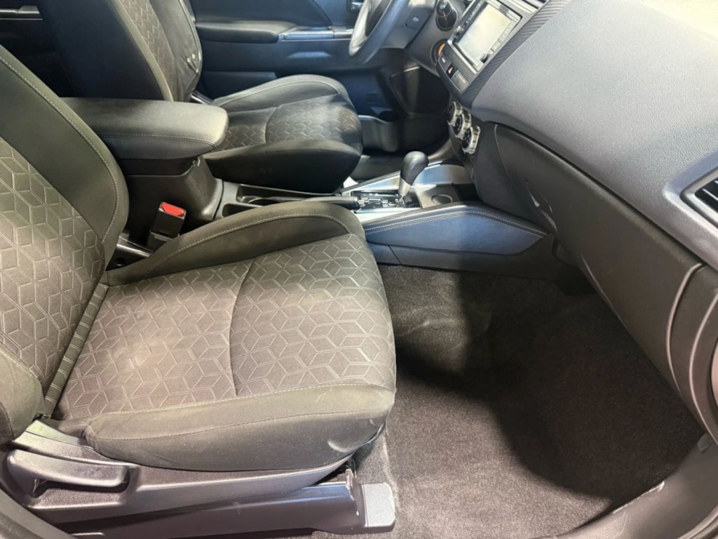 2020 Mitsubishi Outlander Image 29