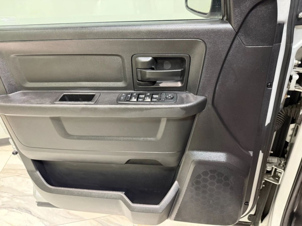 2015 RAM 1500 Image 10