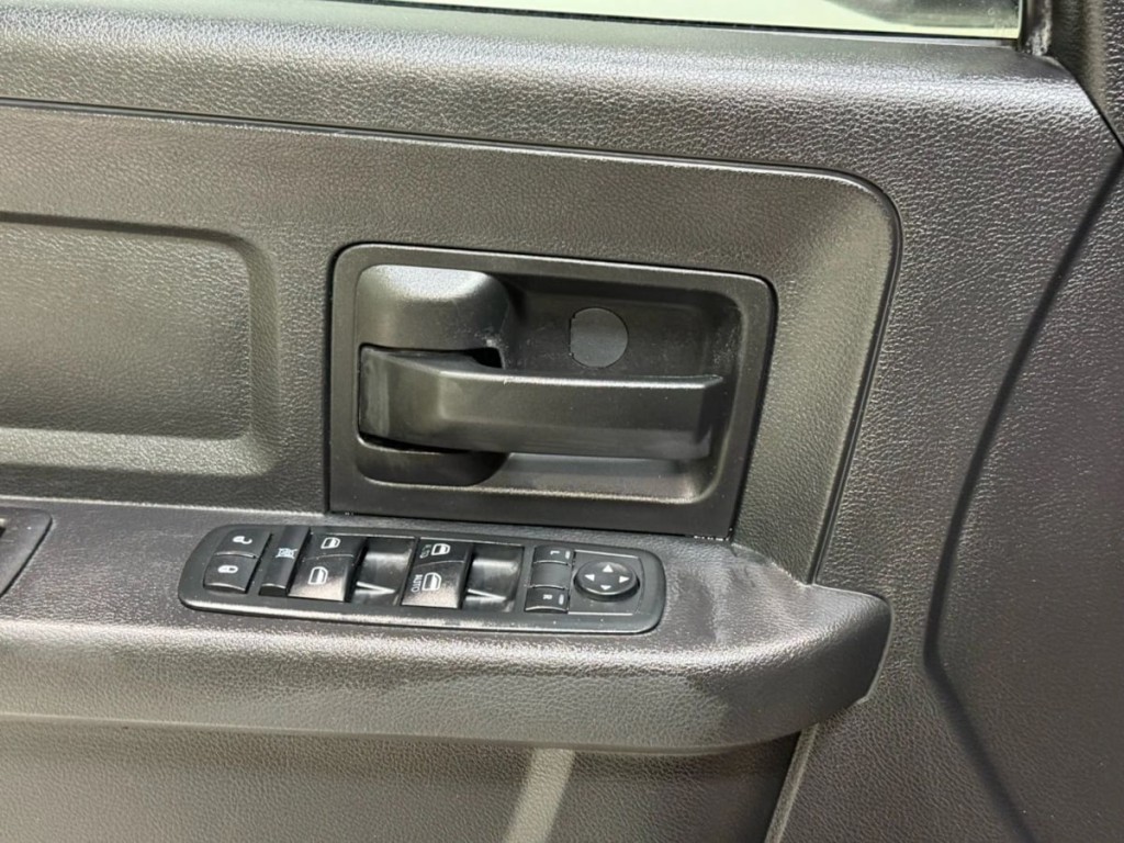 2015 RAM 1500 Image 11