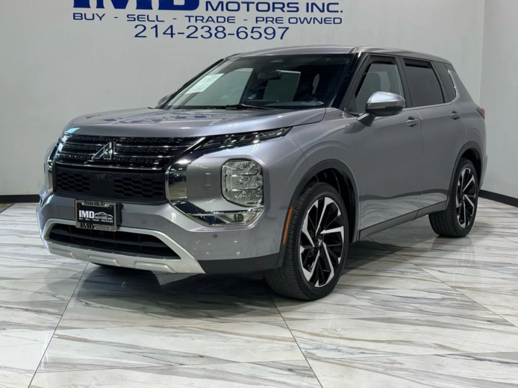 2022 Mitsubishi Outlander Image 2