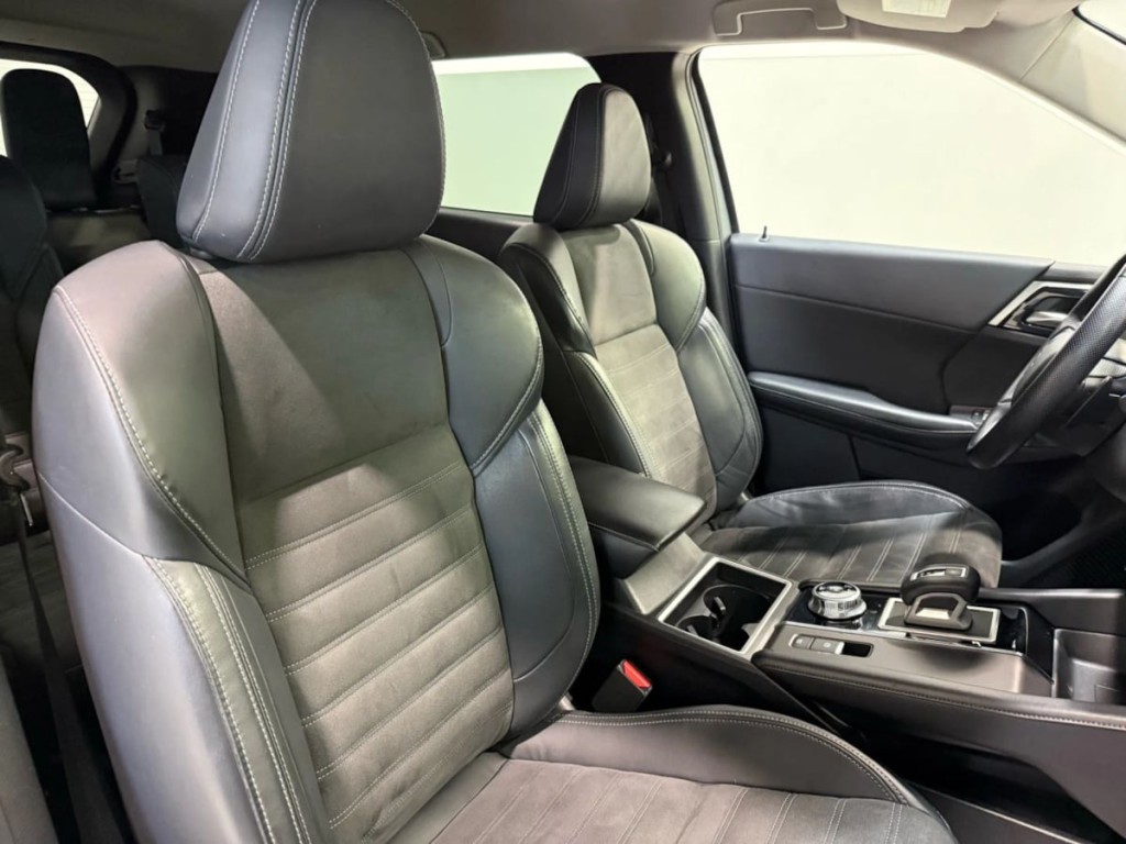 2022 Mitsubishi Outlander Image 27