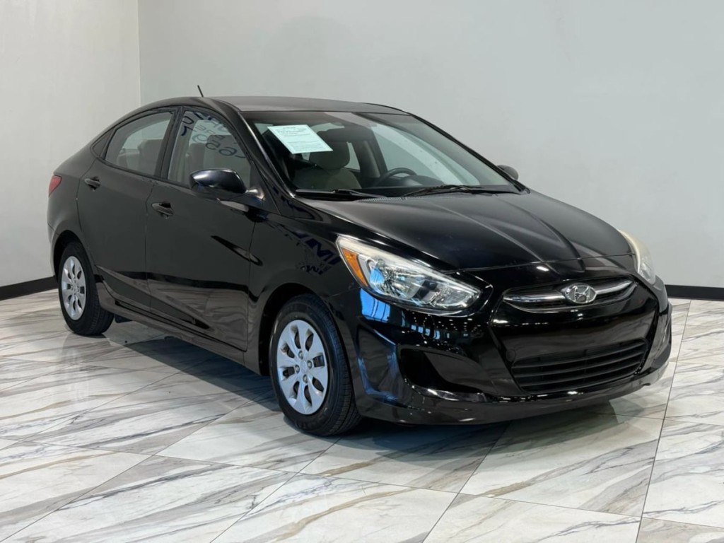 2016 Hyundai Accent Image 4