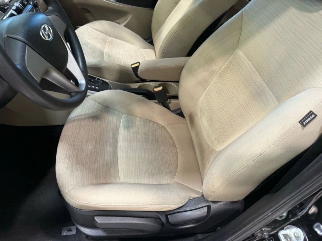 2016 Hyundai Accent Image 19