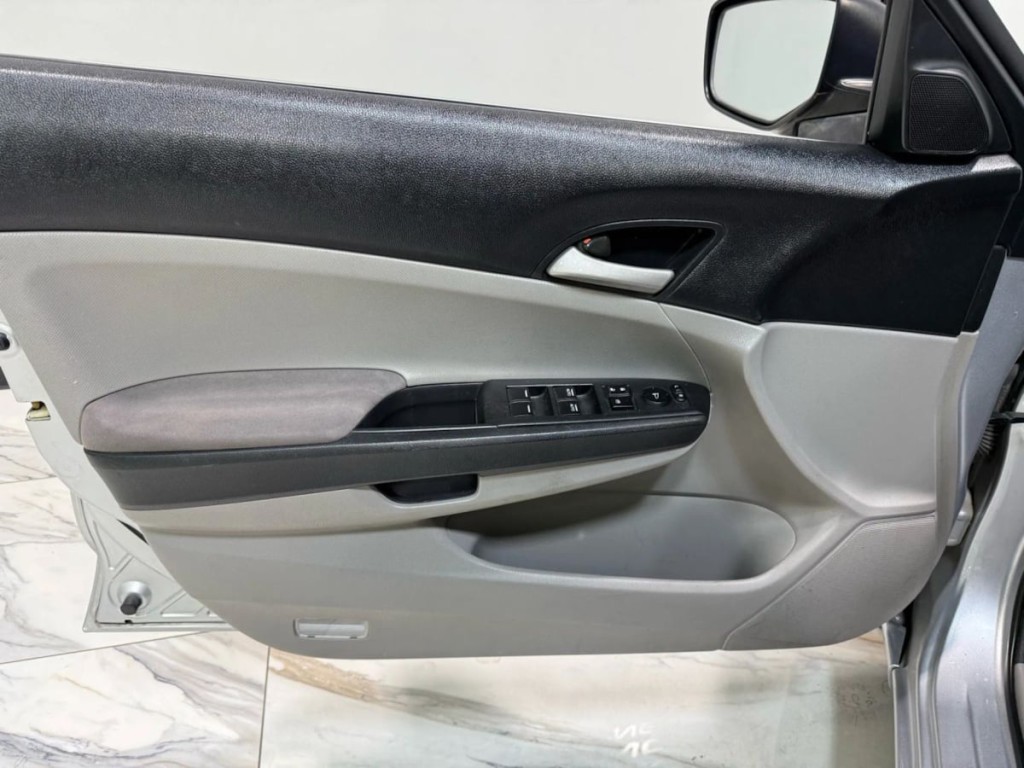 2012 Honda Accord Image 10