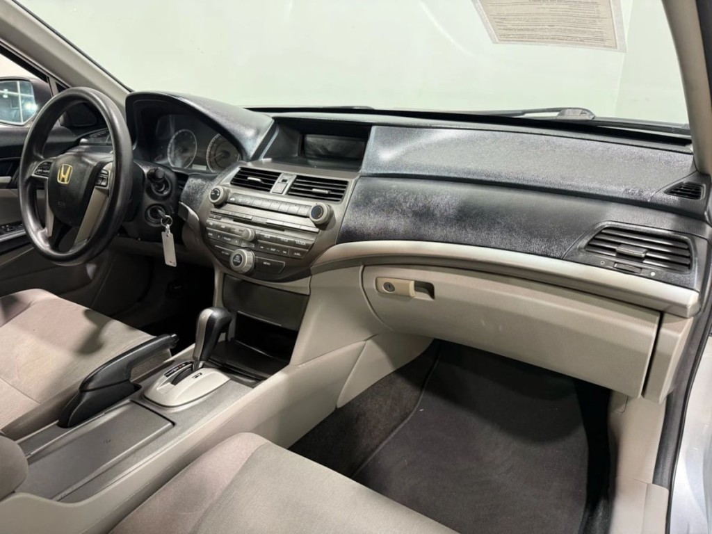 2012 Honda Accord Image 24