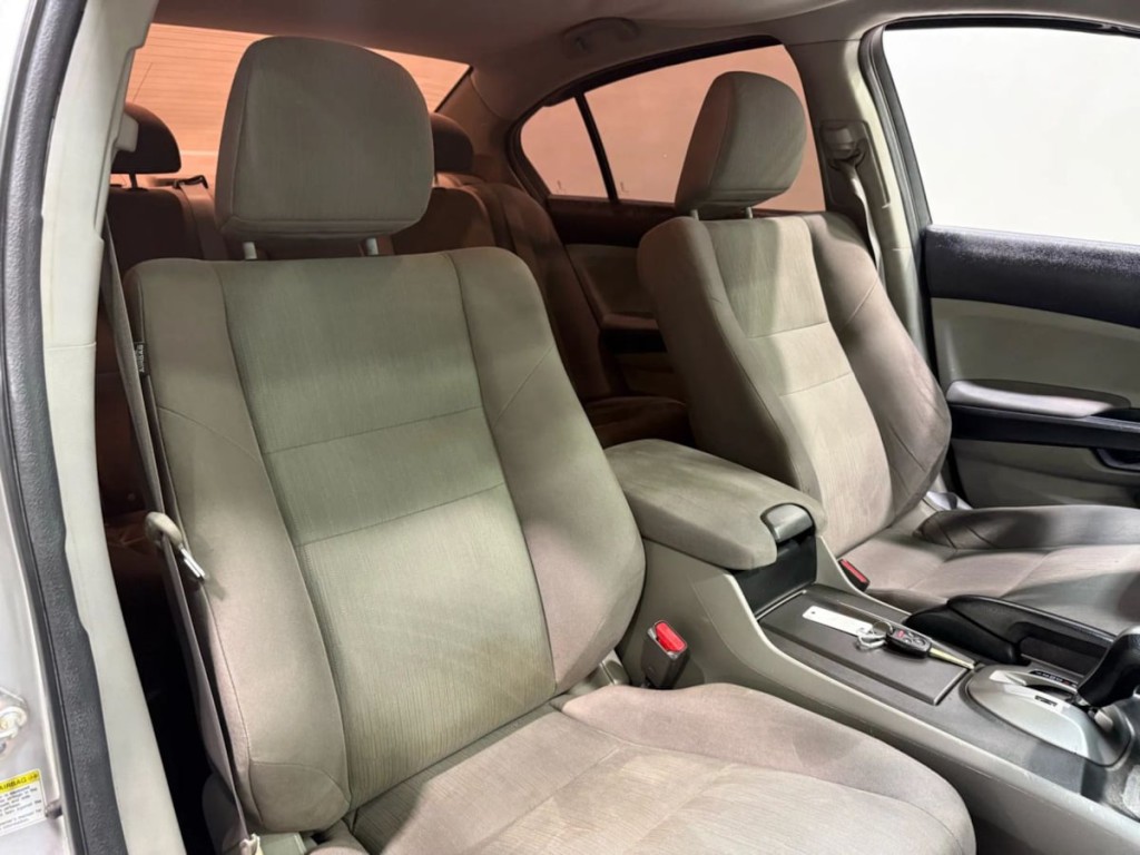 2012 Honda Accord Image 25