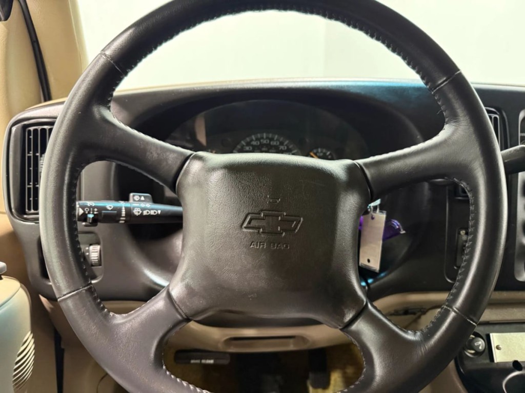 2002 Chevrolet Express Image 11