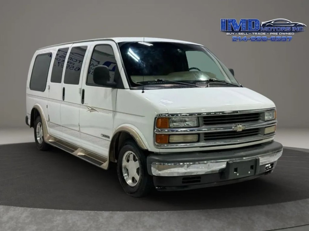 2002 Chevrolet Express Image 4