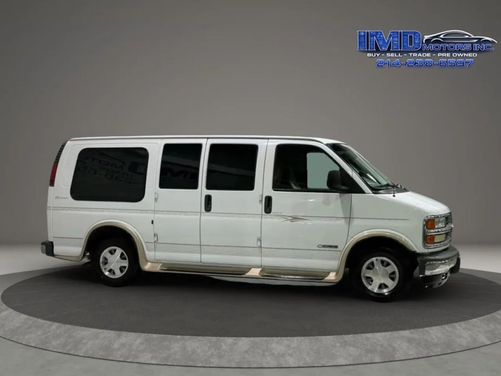 2002 Chevrolet Express Image 5